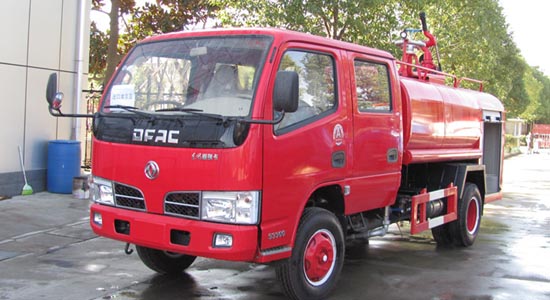 東風(fēng)雙排3.28噸消防灑水車